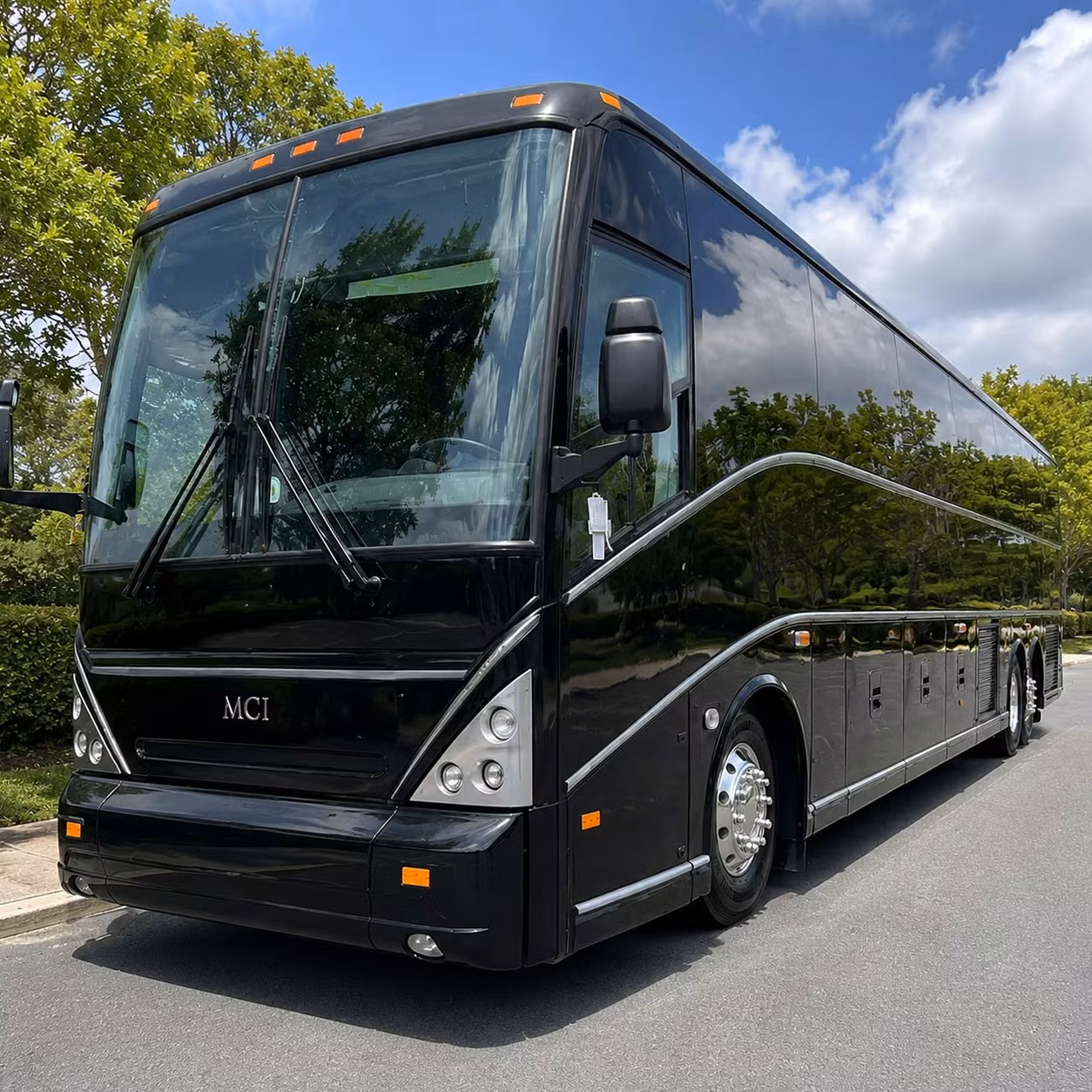 summerville wedding transportation that keeps every guest on schedule